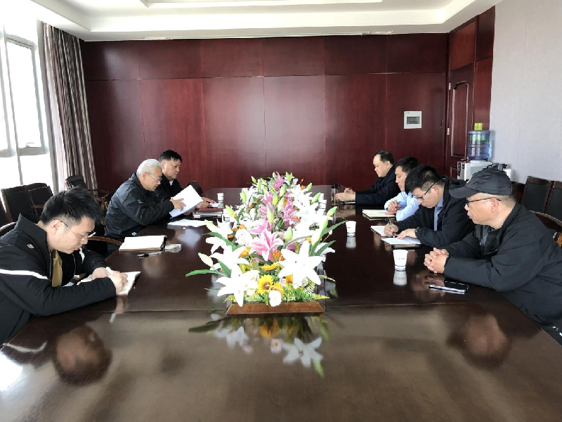 集團(tuán)公司赫喆黨支部召開(kāi)學(xué)習(xí)貫徹“全國(guó)‘兩會(huì)’精神”專題會(huì)議